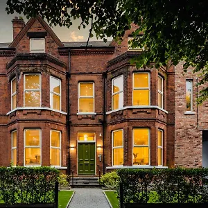 https://the-ulsterville.belfasthotelsireland.com